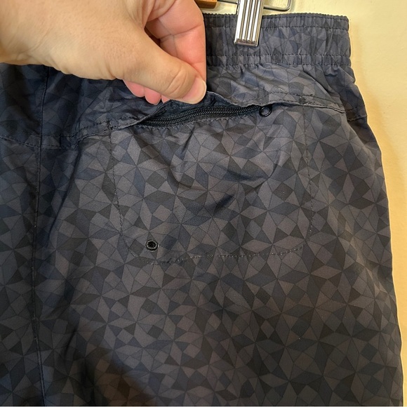 Columbia Hiking Shorts Grey Geometric Size M - Picture 5 of 9